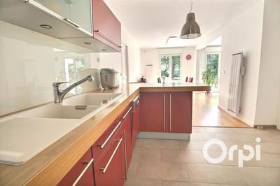 Maison - 137 m² - 6 pièces