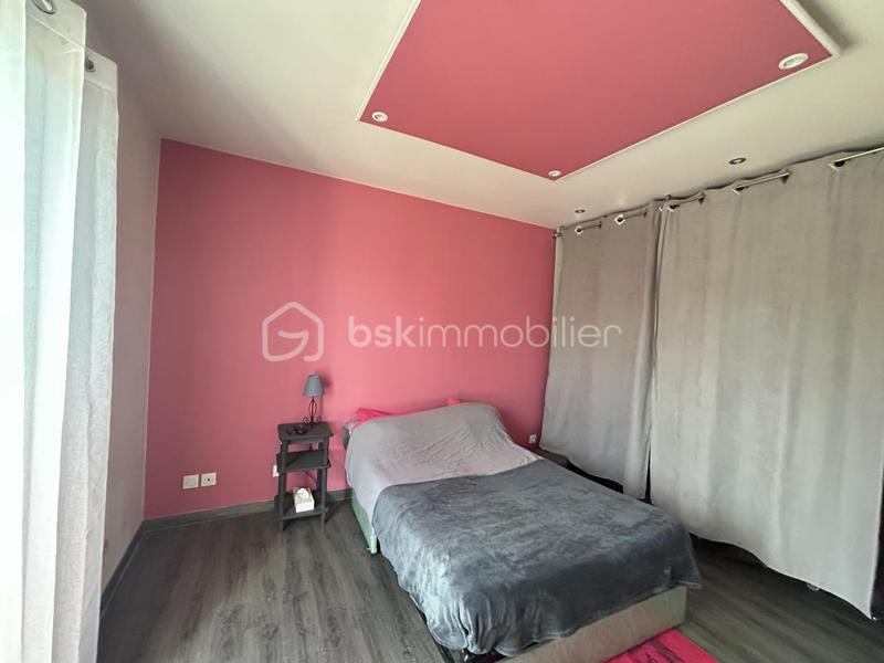 Maison - 217 m² - 8 pièces