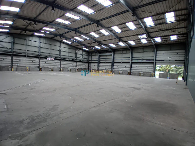 Local d'activités - 1 072 m²