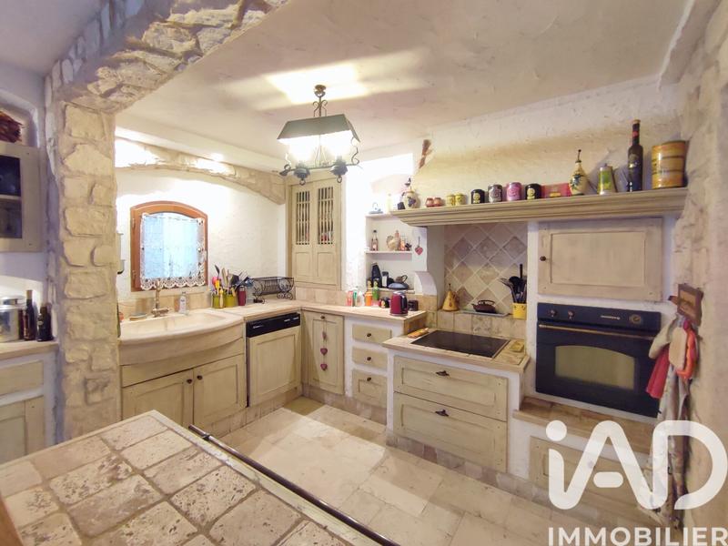 Maison - 230 m² - 7 pièces