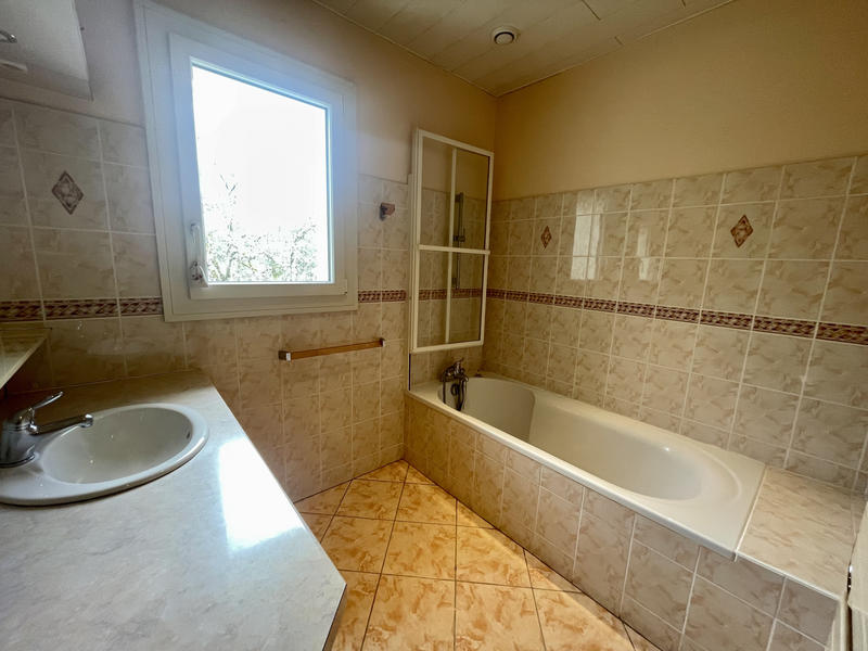 Maison - 214 m² - 5 pièces