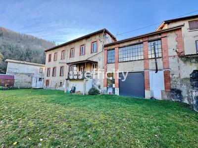 Maison - 240 m² - 10 pièces