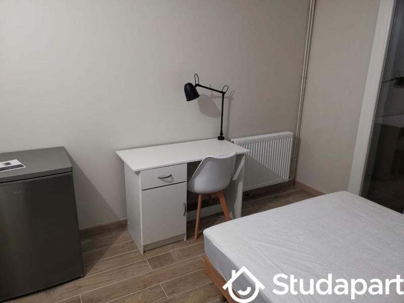 Chambre - 10 m² - 1 pièce