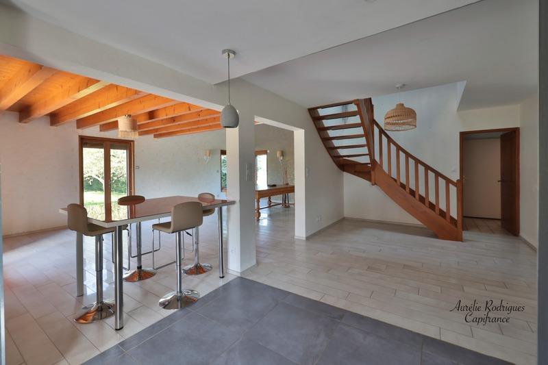 Maison - 208 m² - 7 pièces