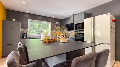 Maison - 193 m² - 5 pièces