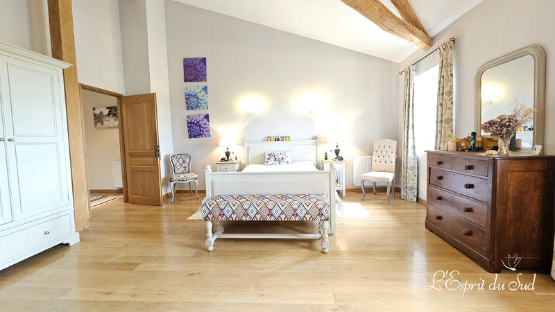 Maison - 298 m² - 10 pièces