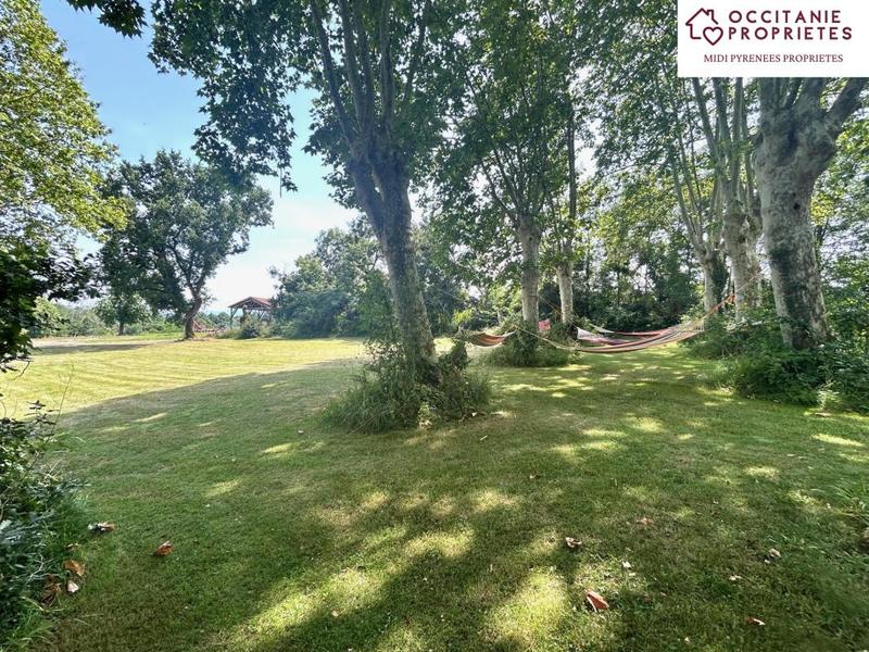 Maison de maîtres - 585 m² - 20 pièces