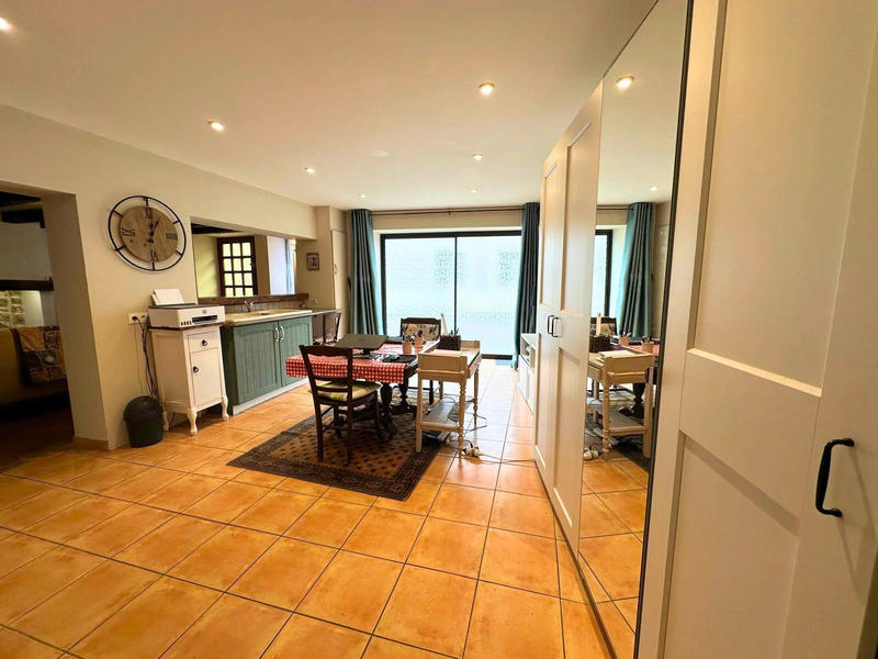 Maison - 239 m² - 8 pièces