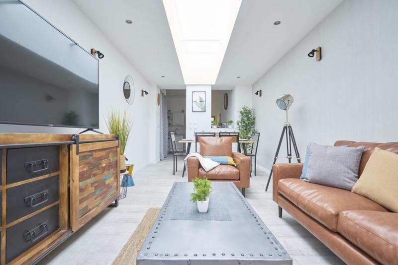 Maison - 99 m² - 6 pièces