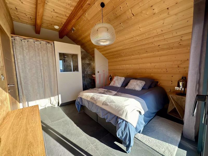 Châlet - 215 m² - 6 pièces