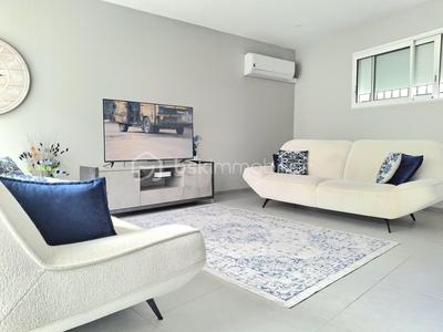 Maison - 115 m² - 4 pièces