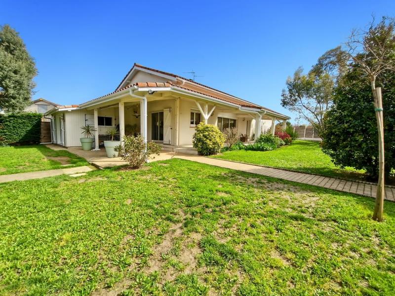 Maison - 217 m² - 5 pièces