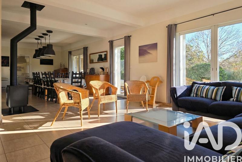 Maison - 348 m² - 12 pièces