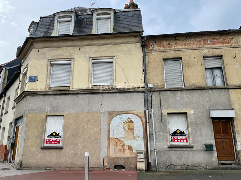 Immeuble - 130 m² - 7 pièces