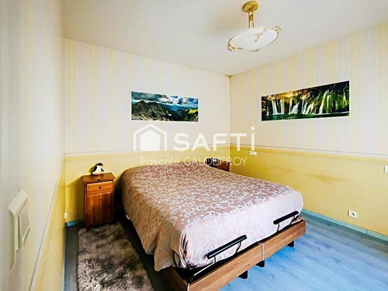 Maison - 219 m² - 8 pièces