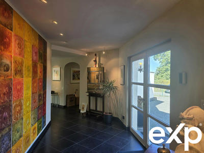 Maison contemporaine - 305 m² - 9 pièces