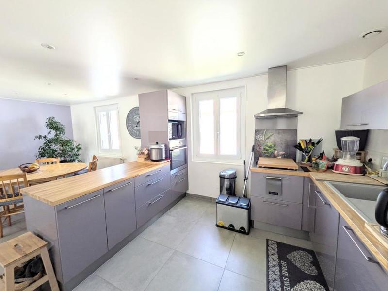 Maison - 92 m² - 5 pièces