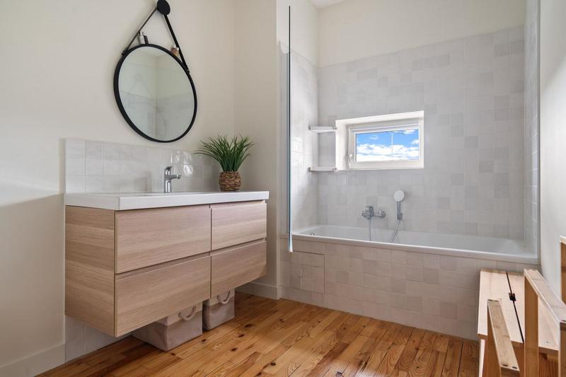 Maison - 200 m² - 6 pièces