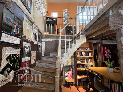 Maison - 231 m² - 6 pièces