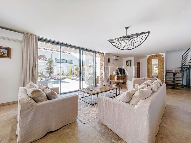 Maison - 160 m² - 5 pièces