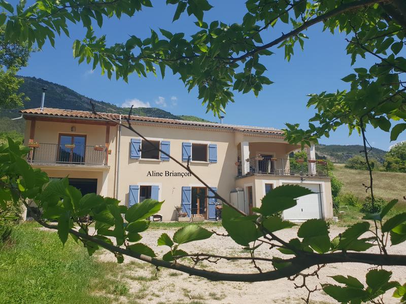 Villa - 133 m² - 8 pièces