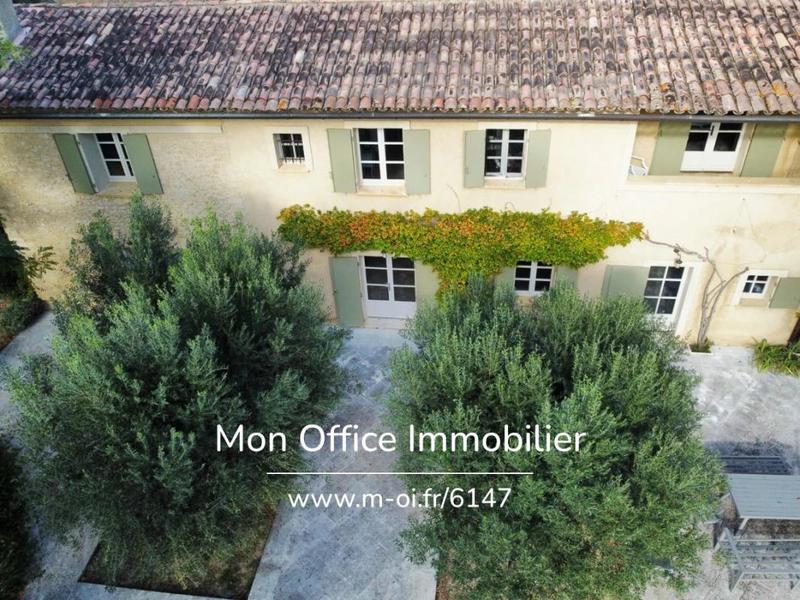 Propriété - 290 m² - 9 pièces