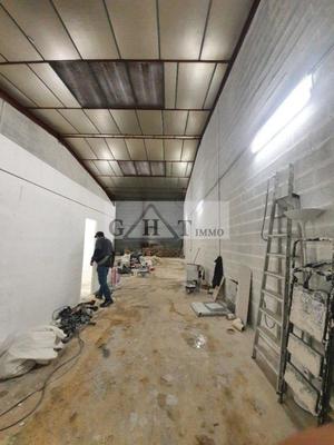 Entrepôt - 140 m²
