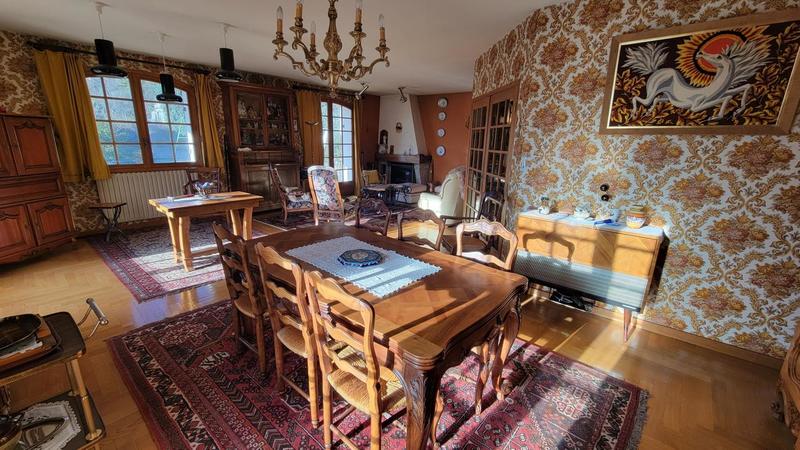 Maison - 241 m² - 6 pièces