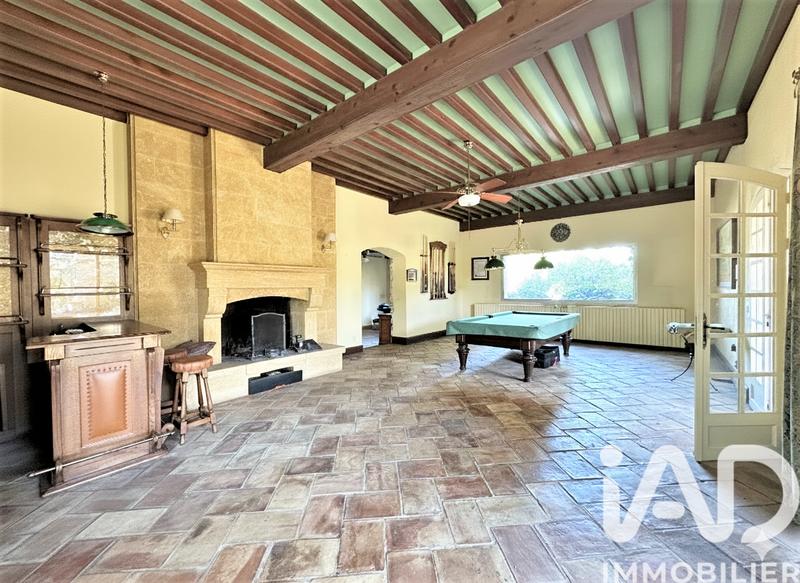 Maison - 325 m² - 8 pièces