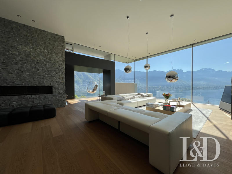 Maison - 300 m² - 8 pièces