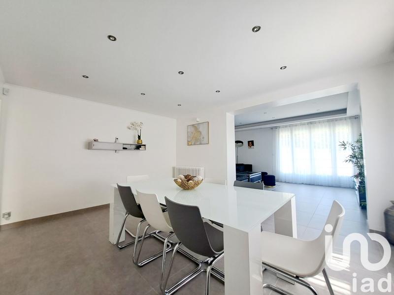 Maison - 533 m² - 24 pièces