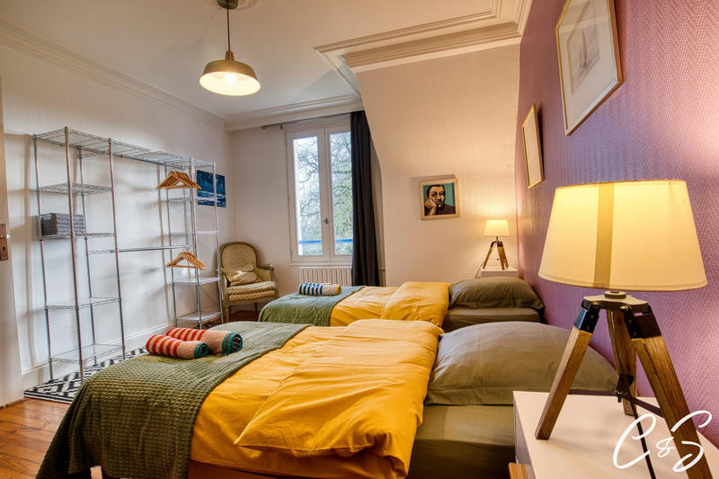 Maison ancienne - 335 m² - 11 pièces