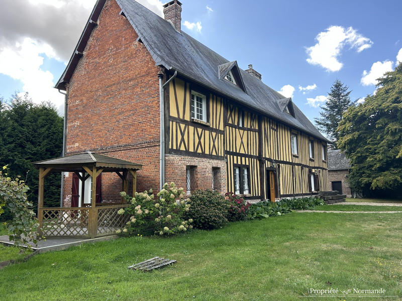 Maison - 310 m² - 11 pièces