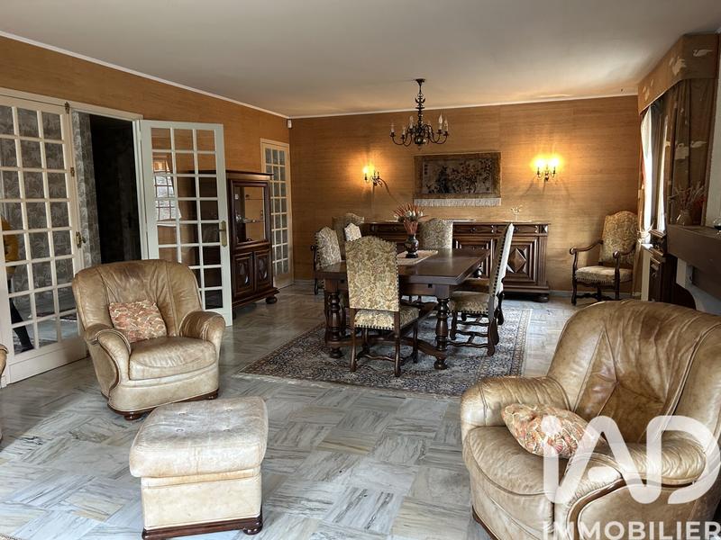 Maison - 231 m² - 9 pièces