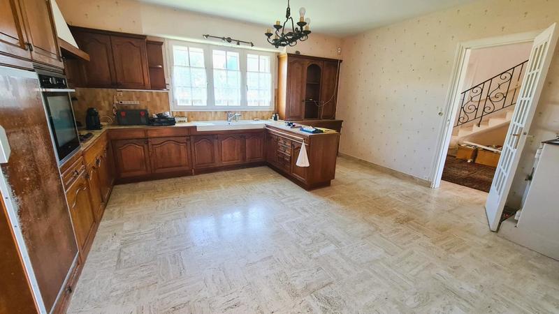 Maison - 270 m² - 8 pièces