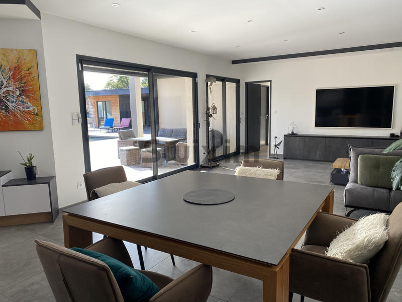 Villa - 220 m² - 7 pièces