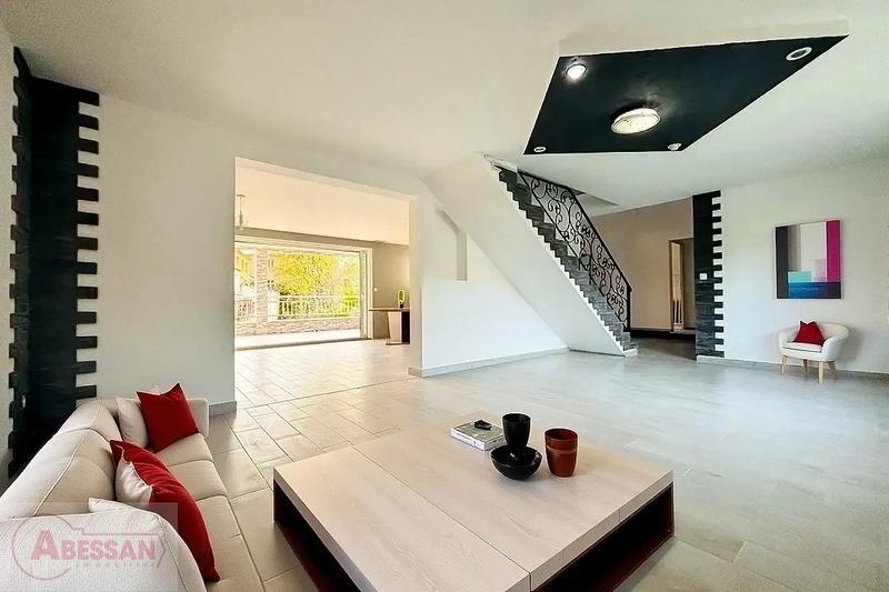 Maison - 165 m² - 5 pièces