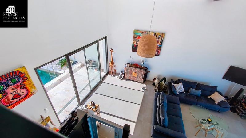 Maison - 210 m² - 5 pièces