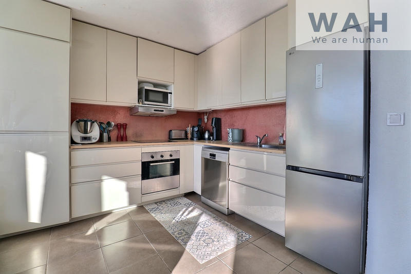 Appartement - 85 m² - 5 pièces