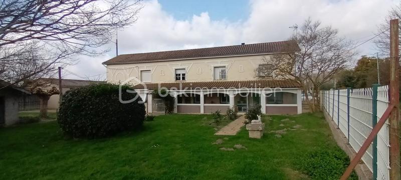 Maison - 230 m² - 11 pièces
