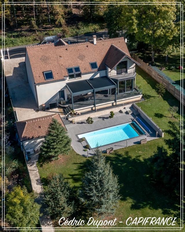 Maison - 285 m² - 8 pièces