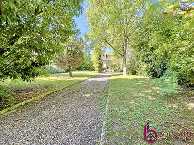 Maison - 177 m² - 7 pièces