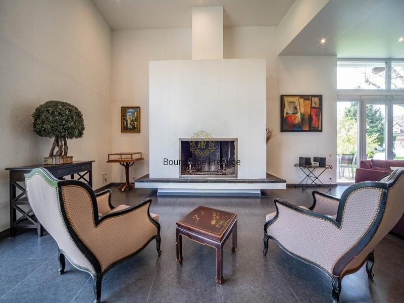 Propriété - 322 m² - 9 pièces