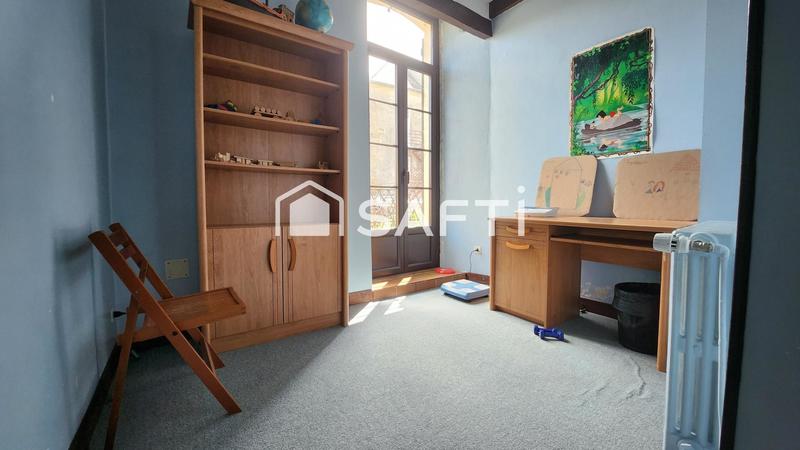 Maison - 280 m² - 16 pièces