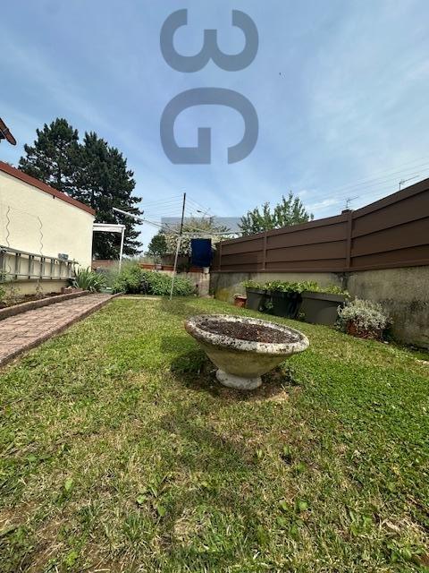 Maison - 95 m² - 5 pièces