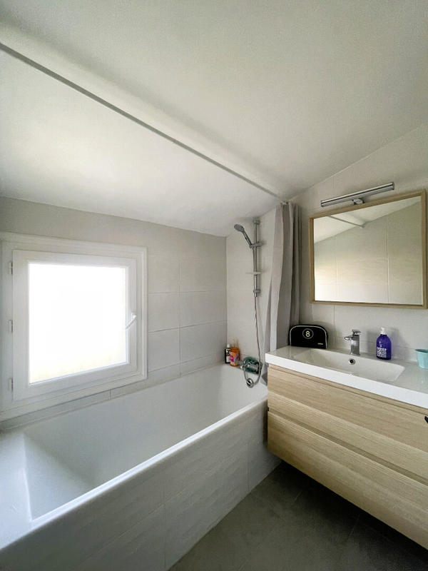 Maison - 196 m² - 7 pièces