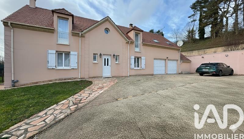 Maison - 175 m² - 8 pièces