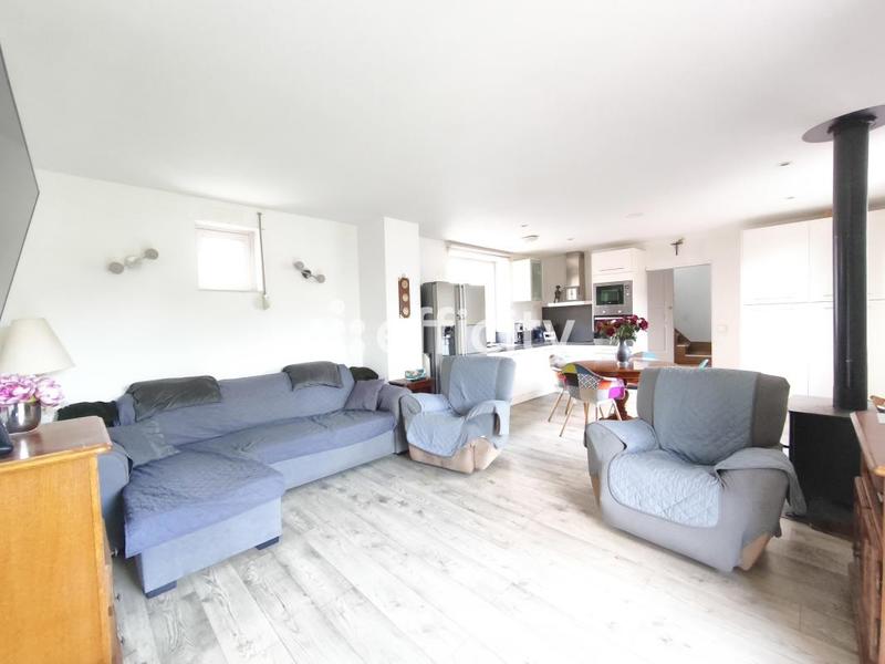 Maison - 176 m² - 9 pièces