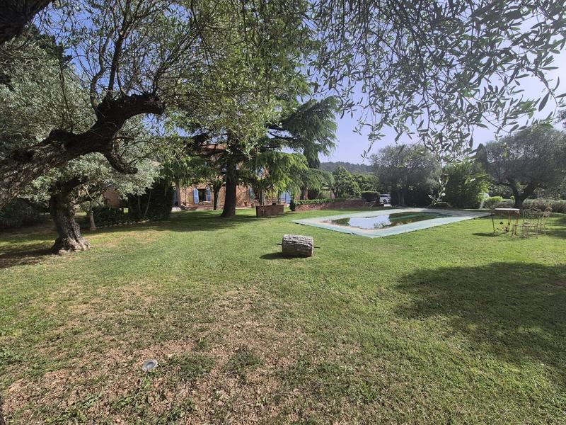 Maison - 209 m² - 7 pièces