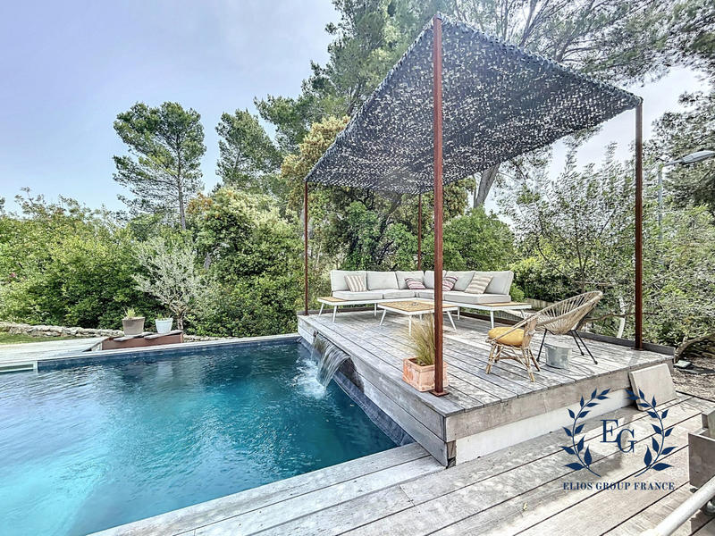 Villa - 207 m² - 7 pièces